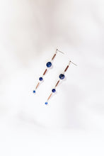 画像をギャラリービューアに読み込む, BEADS SAG DROP LAPIS LAZULI EARRINGS
