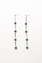 画像をギャラリービューアに読み込む, BEADS LINE DROP MALACHITE EARRINGS