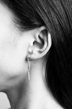 画像をギャラリービューアに読み込む, SILVER BEADS STRAIGHT 2 EARRINGS
