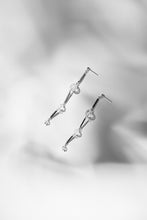 画像をギャラリービューアに読み込む, BEADS SAG DROP CRYSTAL QUARTZ EARRINGS
