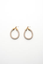 画像をギャラリービューアに読み込む, DYE ROPE ROUND EARRINGS
