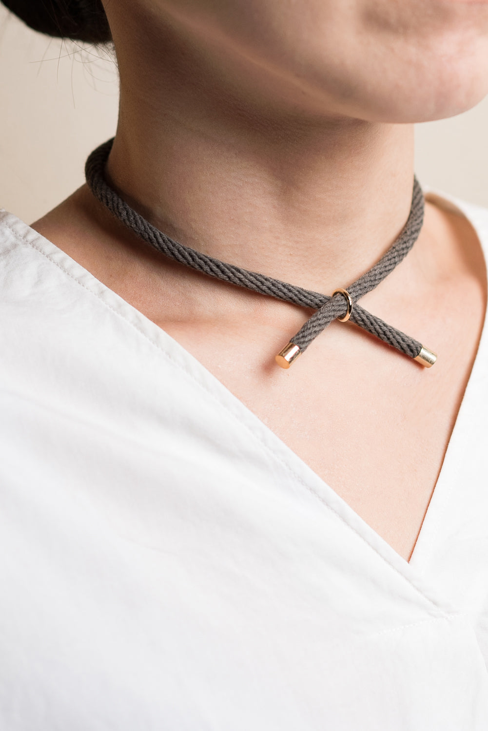 DYE ROPE CROSS NECKLACE