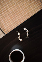 画像をギャラリービューアに読み込む, FRENCH HOOK EARRINGS_MA3
